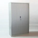 Armoire haute rideau