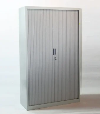 Armoire haute rideau